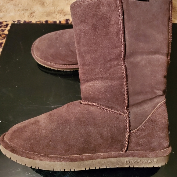 Like New BearPaw Shearling Boots - Picture 2 of 3